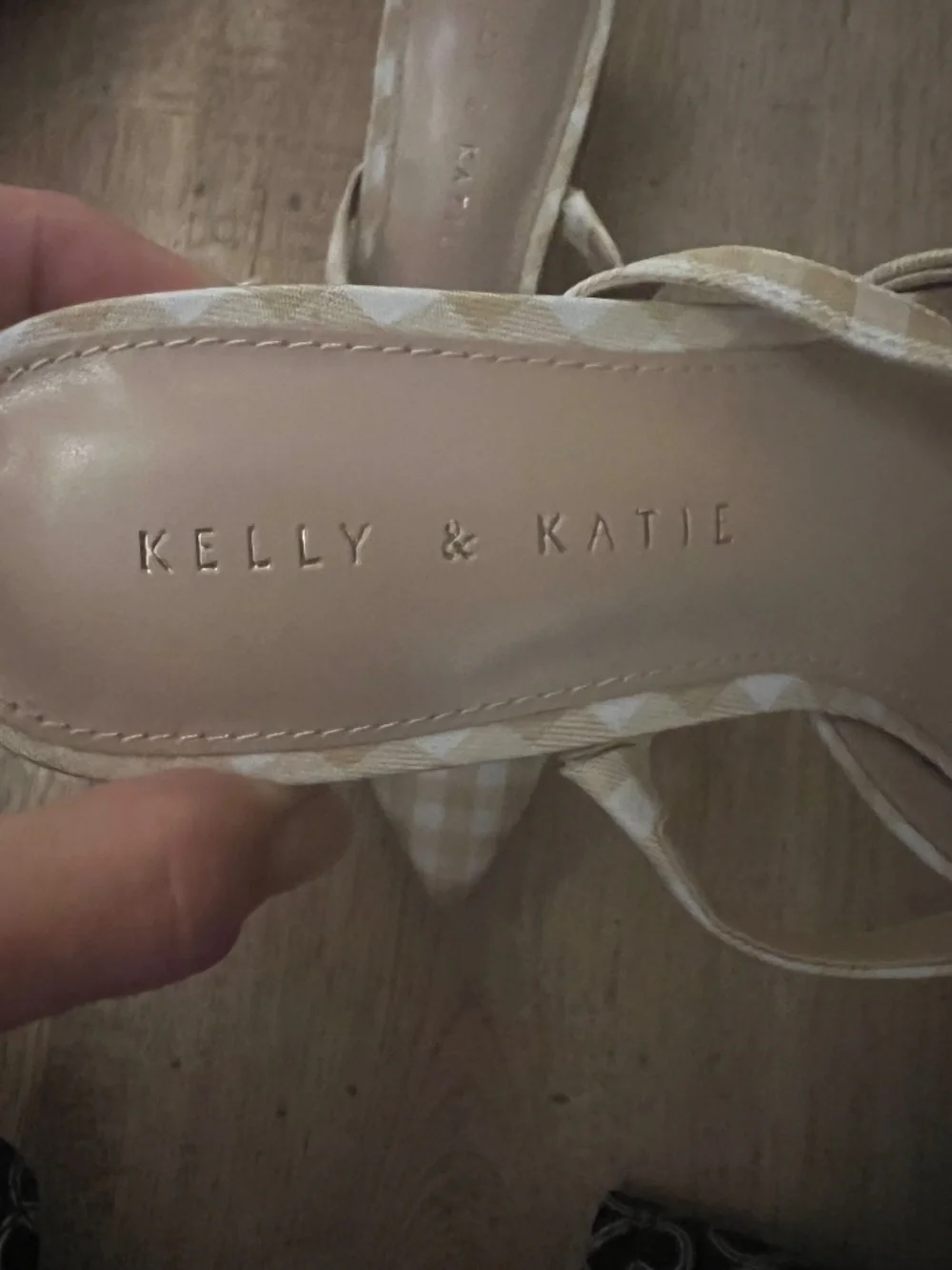 Kelly & Katie Gingham Pointed Toe Block Heel Mules Size 8M Tan White